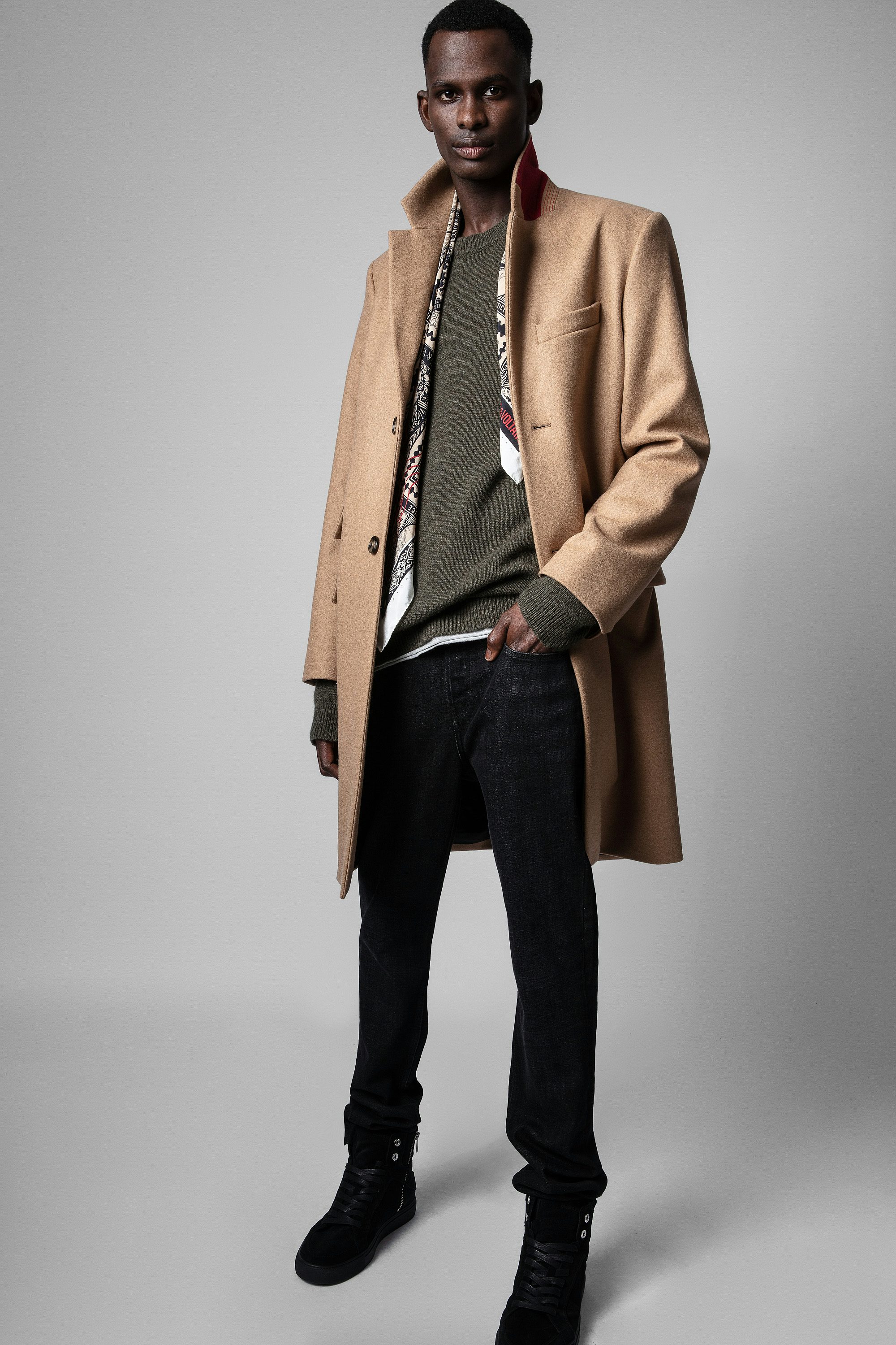 Kennedy Arrow Sweater Cashmere - Men’s khaki wool sweater with arrows on the sleeve